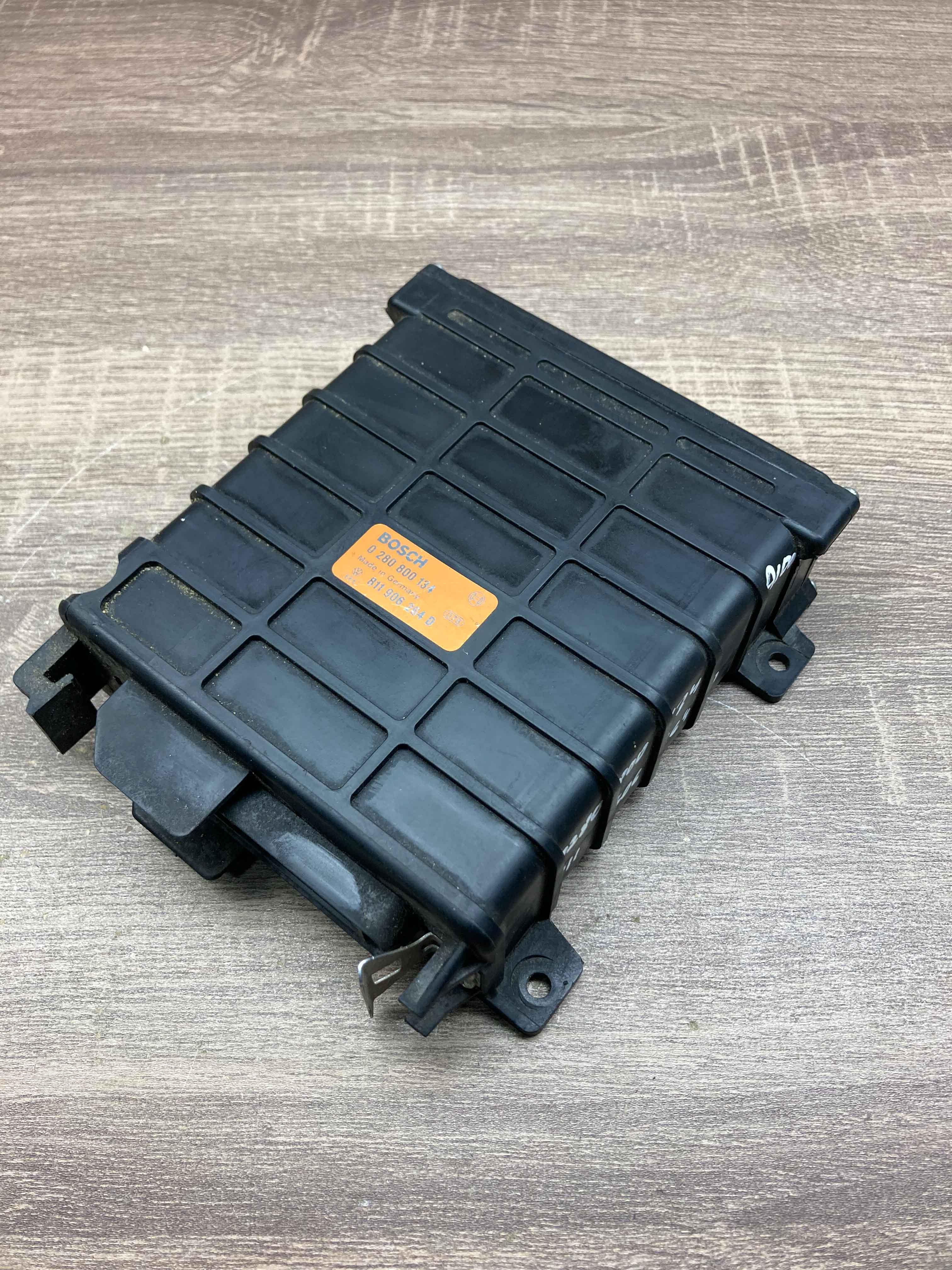 0280800134 811906264D VW Passat Motor ECU Engine Module Unit Bosch 