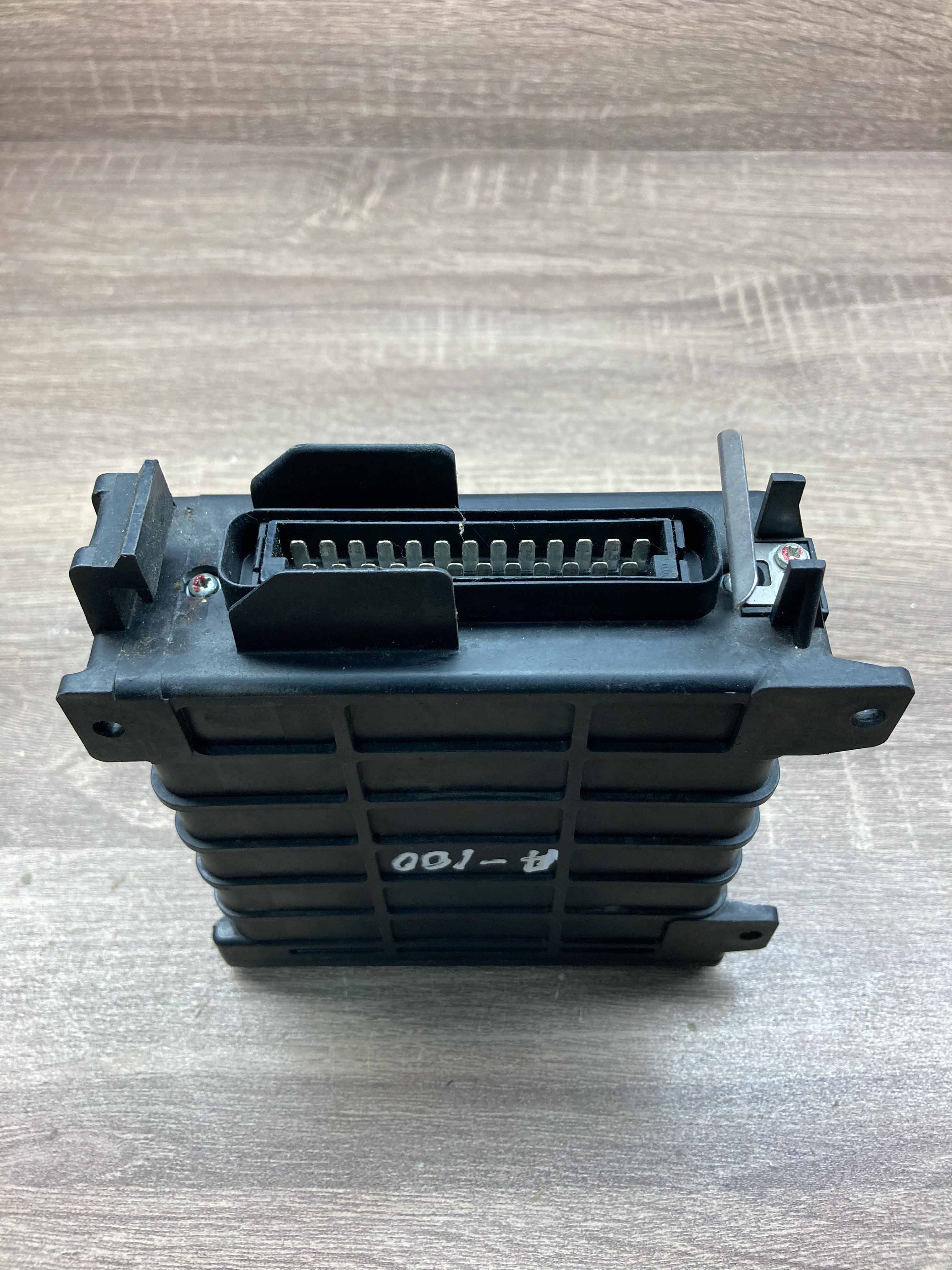 0280800134 811906264D VW Passat Motor ECU Engine Module Unit Bosch 