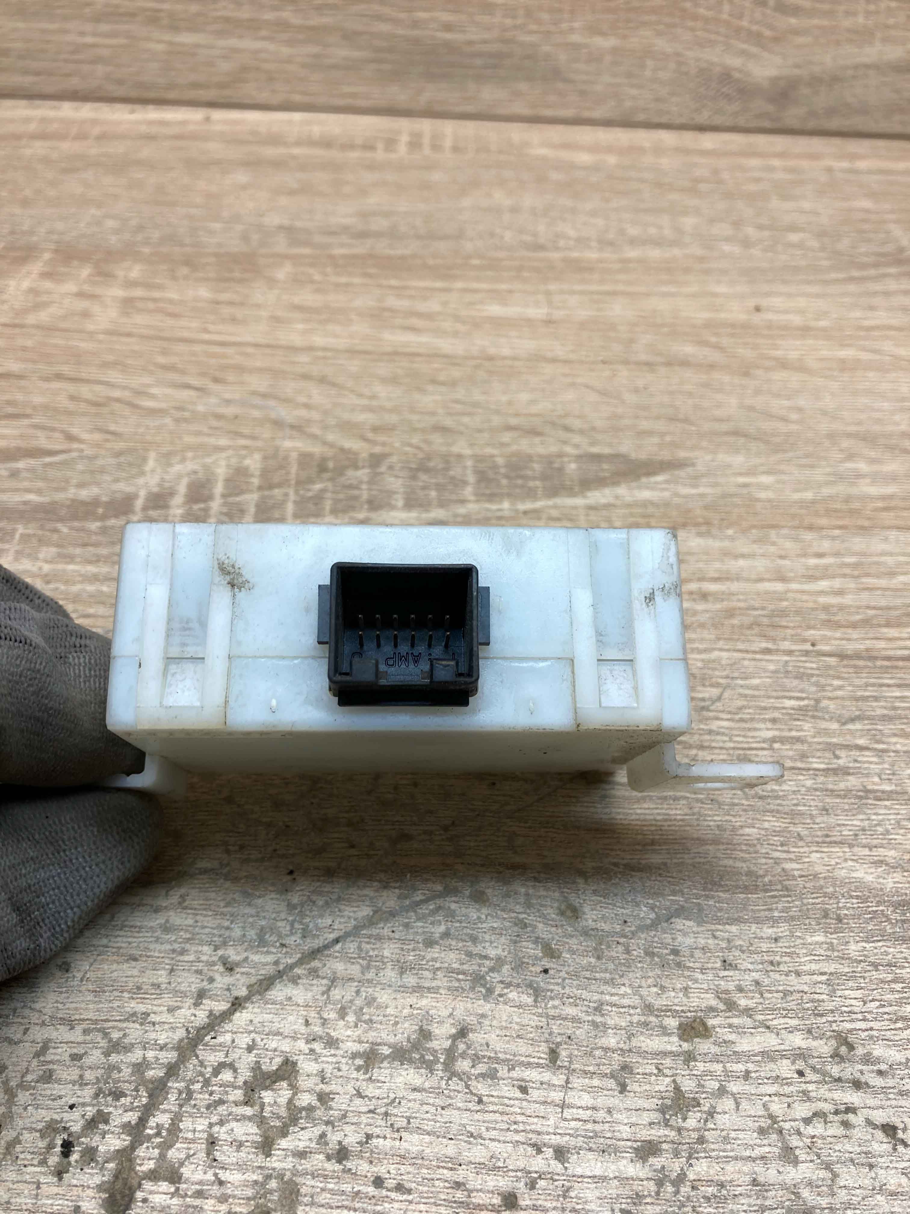 8D0953324 Audi Volkswagen Seat Skoda Body Control Module Junction 