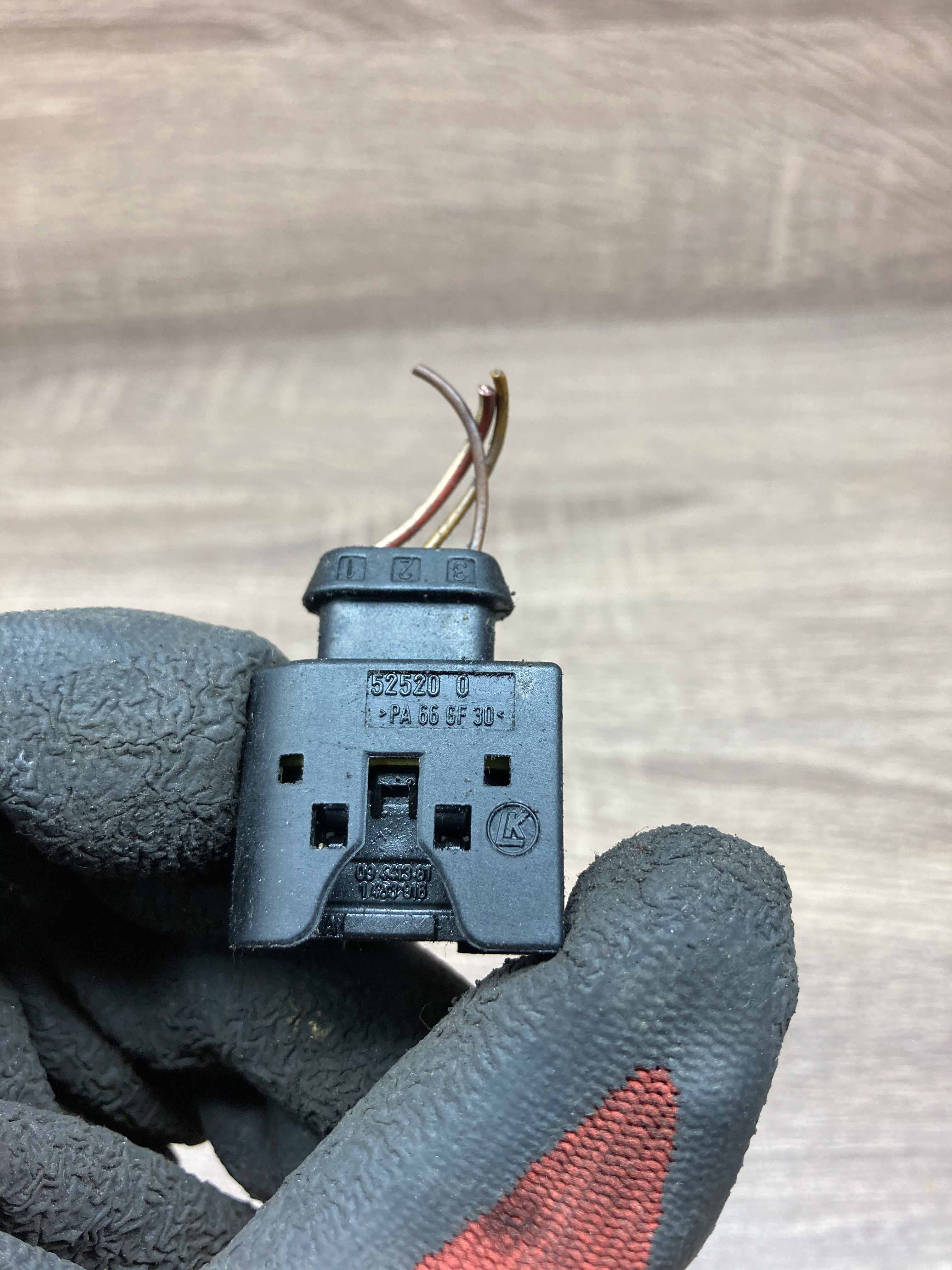 1433916 52520 BMW Connector Plug Unit Computer Wire Socket | eBay