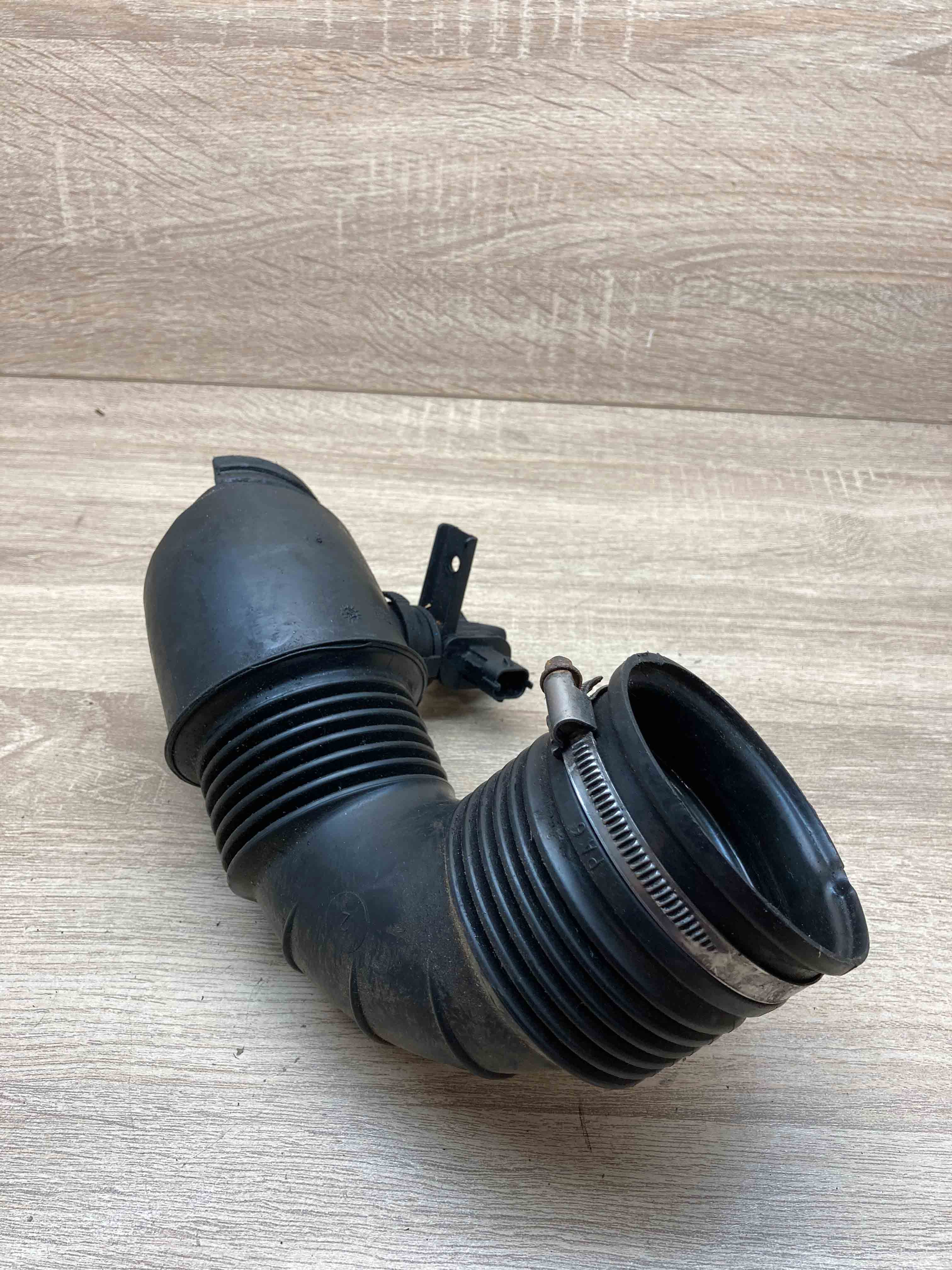 55561787 329788454 Opel Vauxhall Cooling radiator water hose pipe 