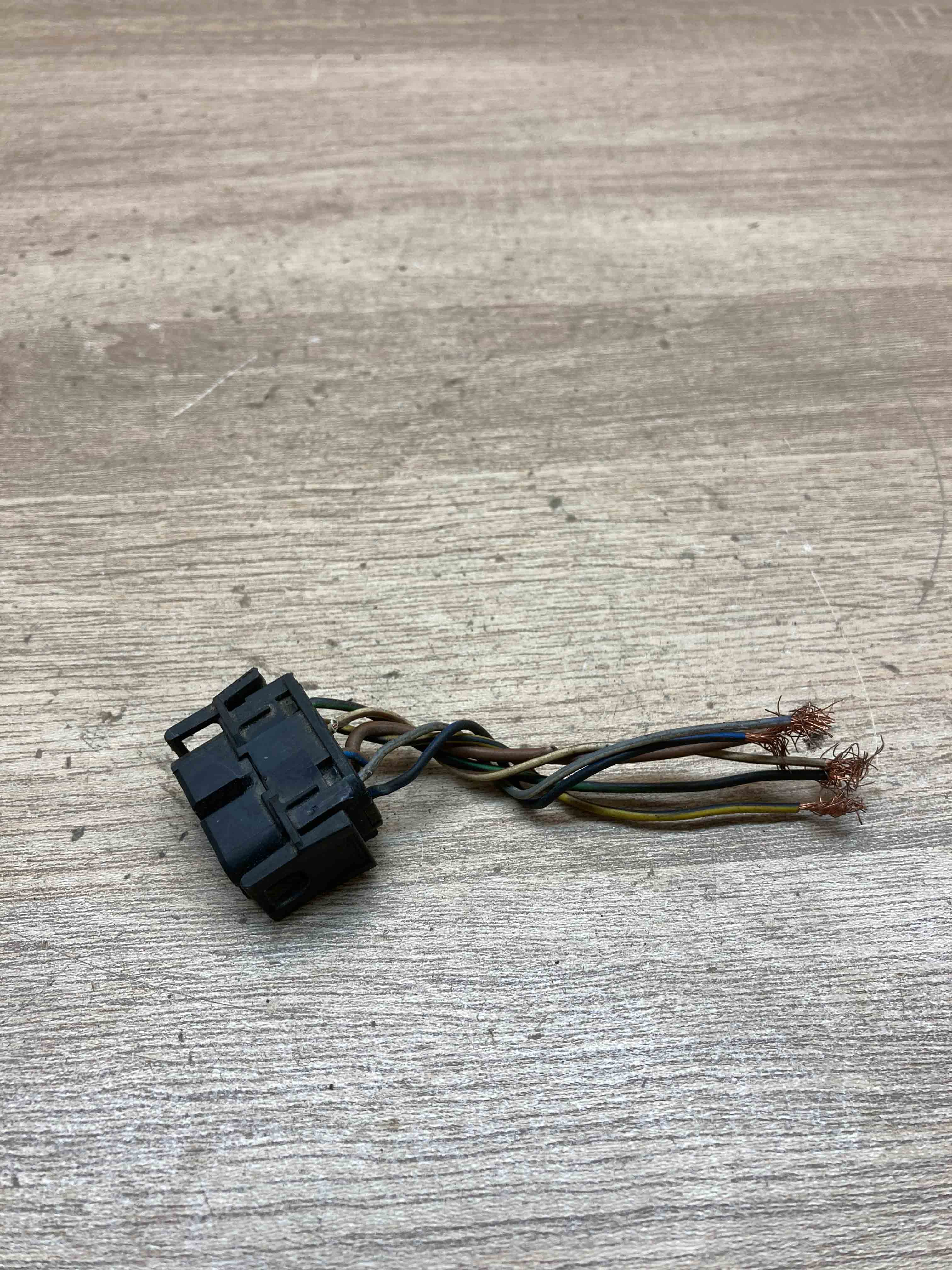 1378118 1 828736 1 BMW E series Connector Plug Unit Computer Wire 