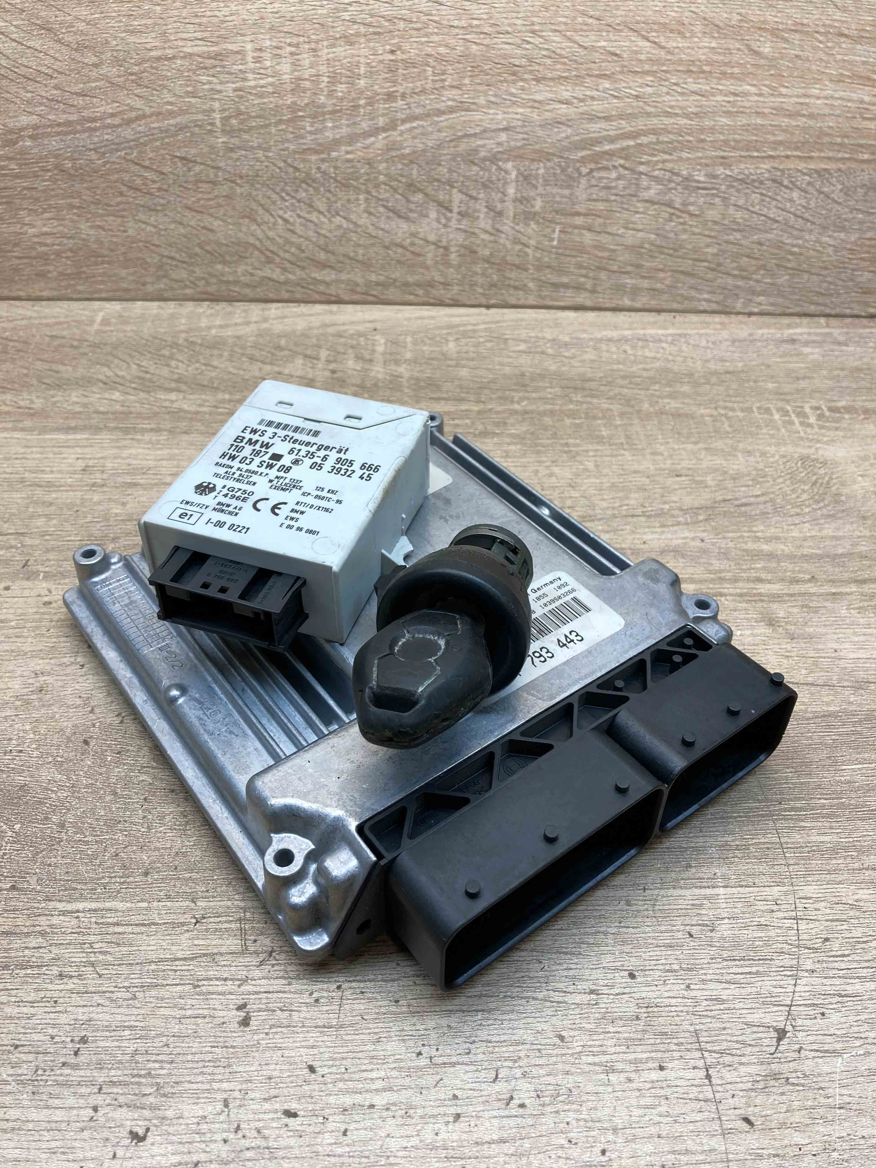 7793443 6905666 BMW 3 Series E46 Motor ECU Engine Module Unit 