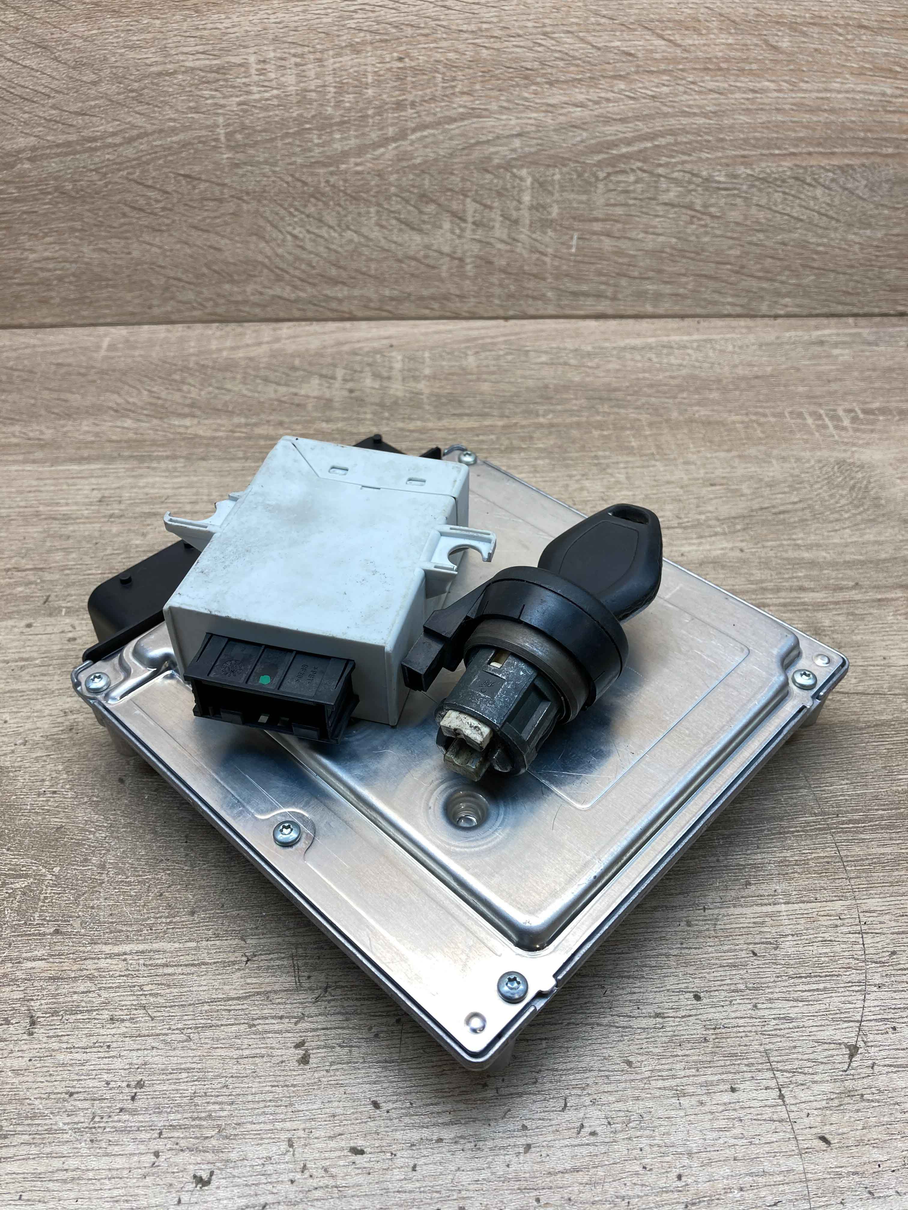 7793443 6905666 BMW 3 Series E46 Motor ECU Engine Module Unit 