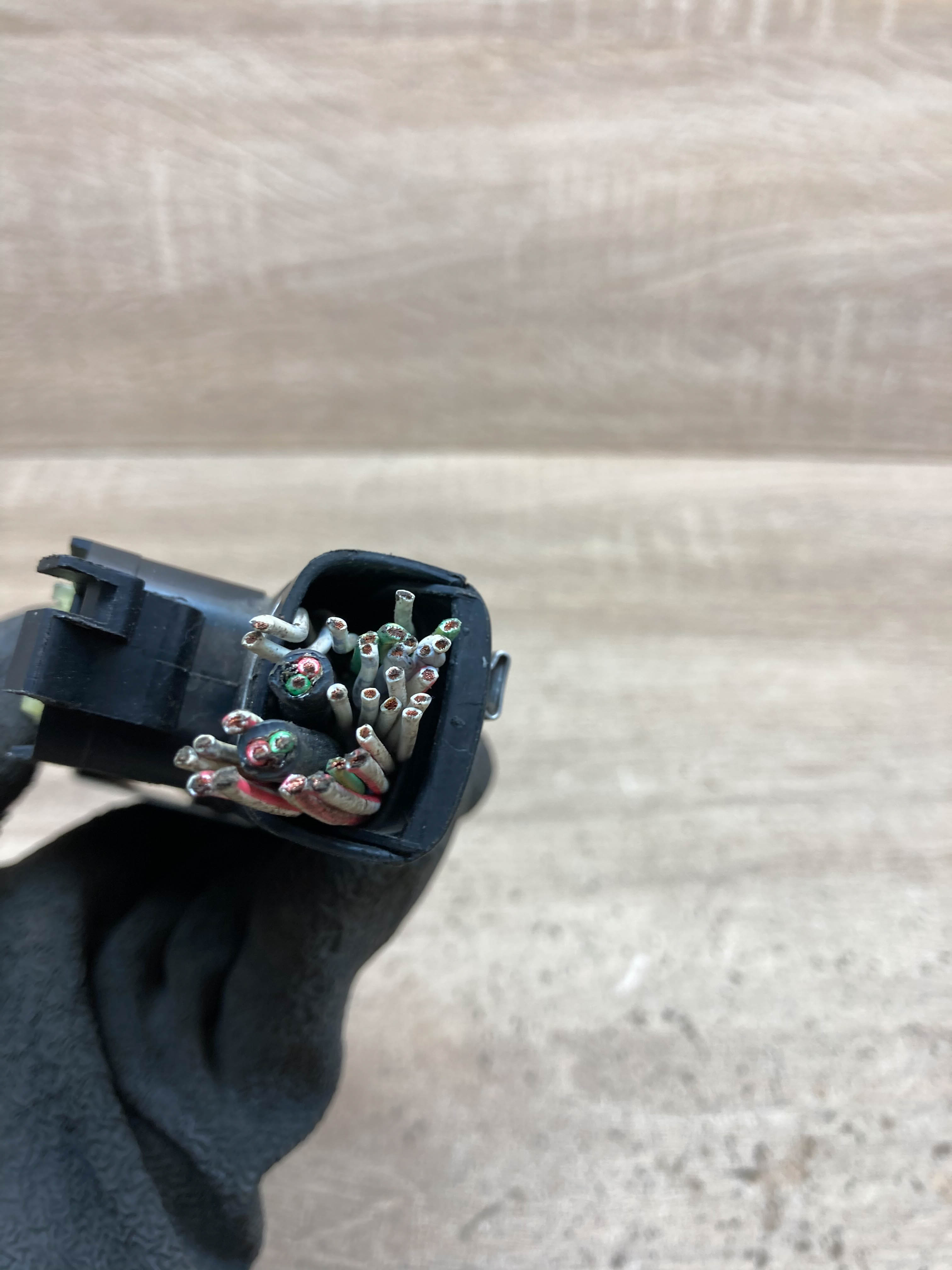 1928402032 MB Vito Connector Plug Unit Computer Wire Socket Bosch 