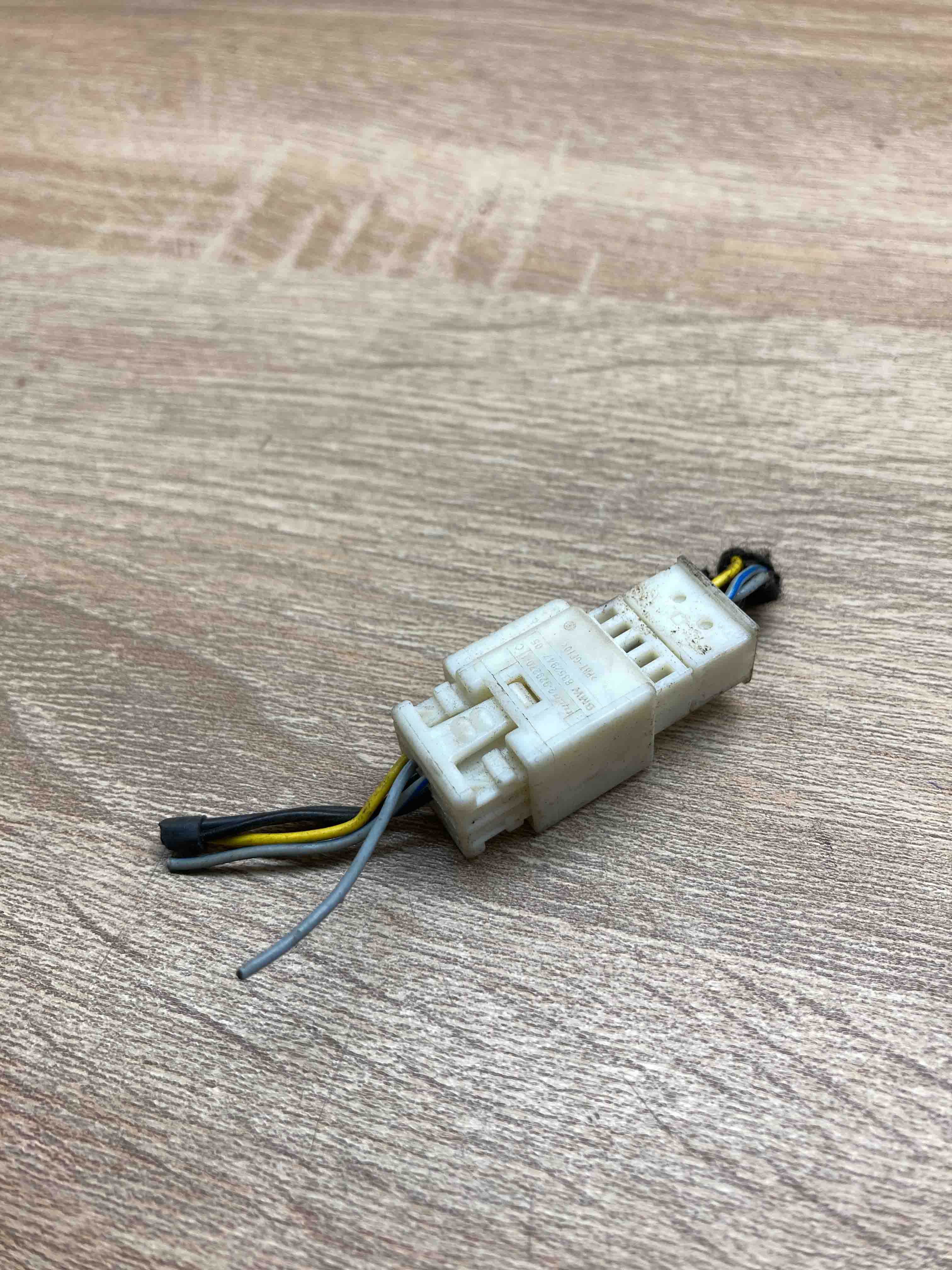 8352947 2 929270 1 BMW Stecker Einheit Computer Draht Buchse Tyco 
