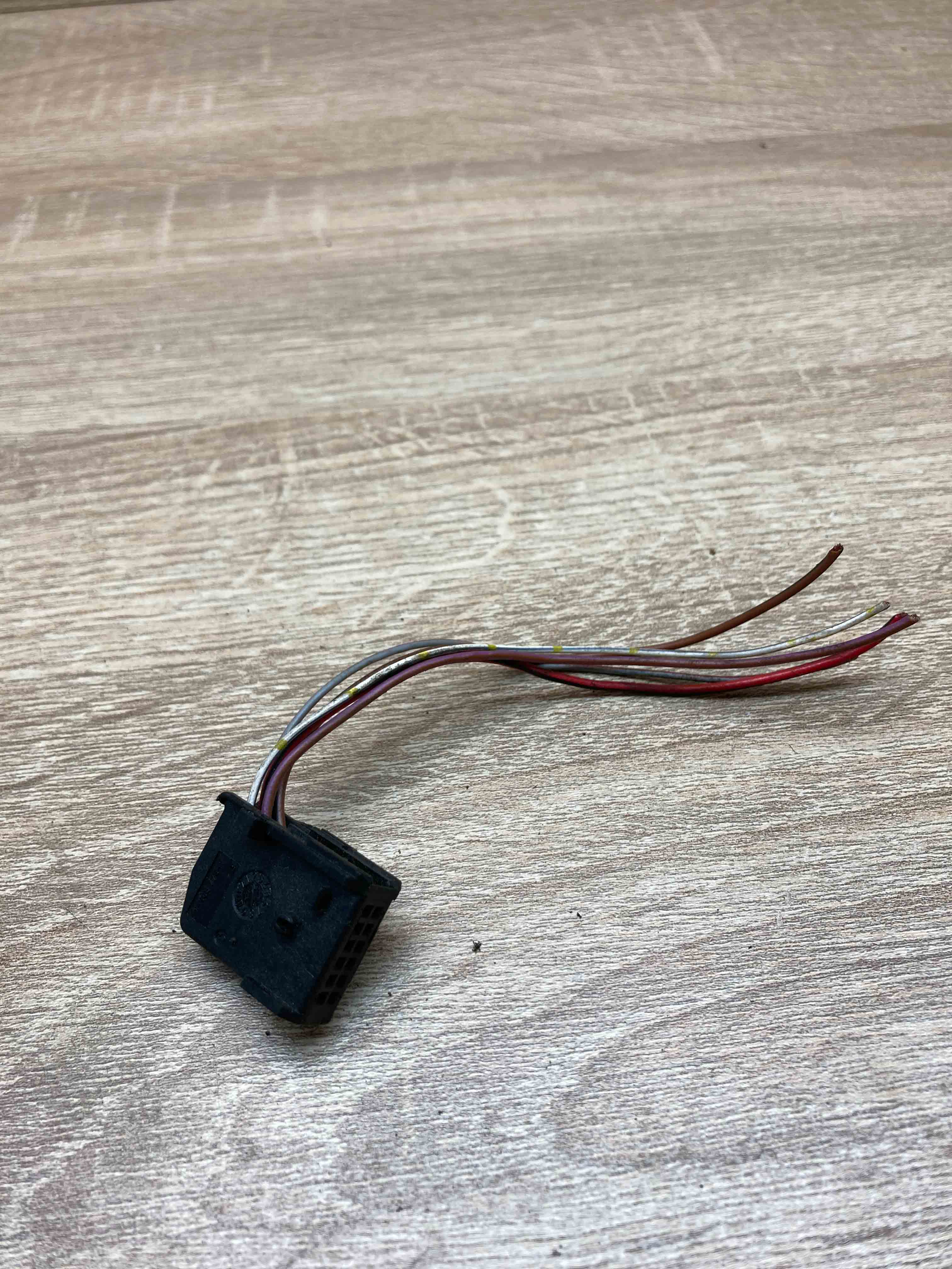 8364646 1 967415 1 BMW 3 5 Series Connector Plug Unit Computer 