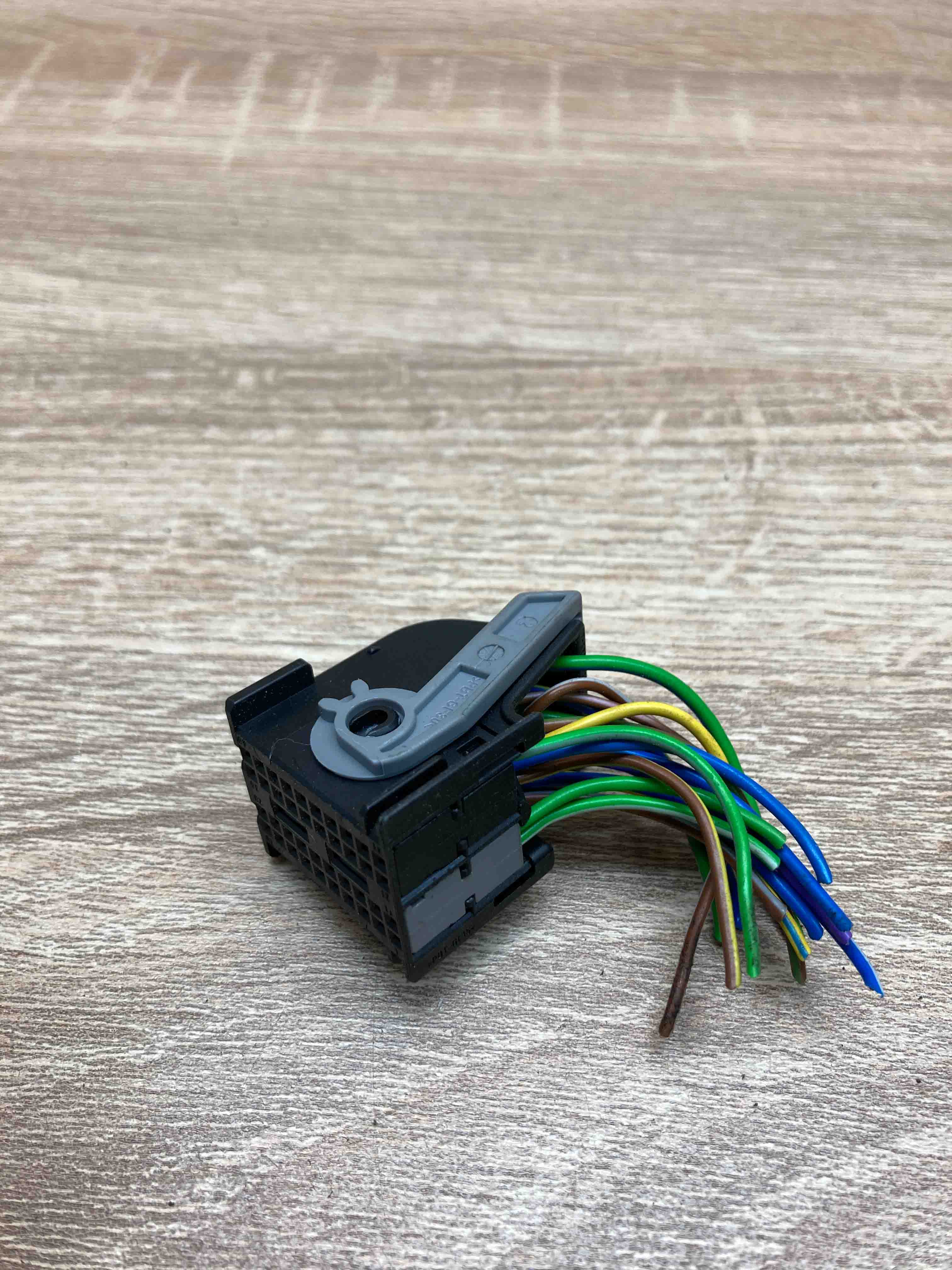 1685450928 1 968321 1 Mercedes Benz Connector Plug Unit Computer 