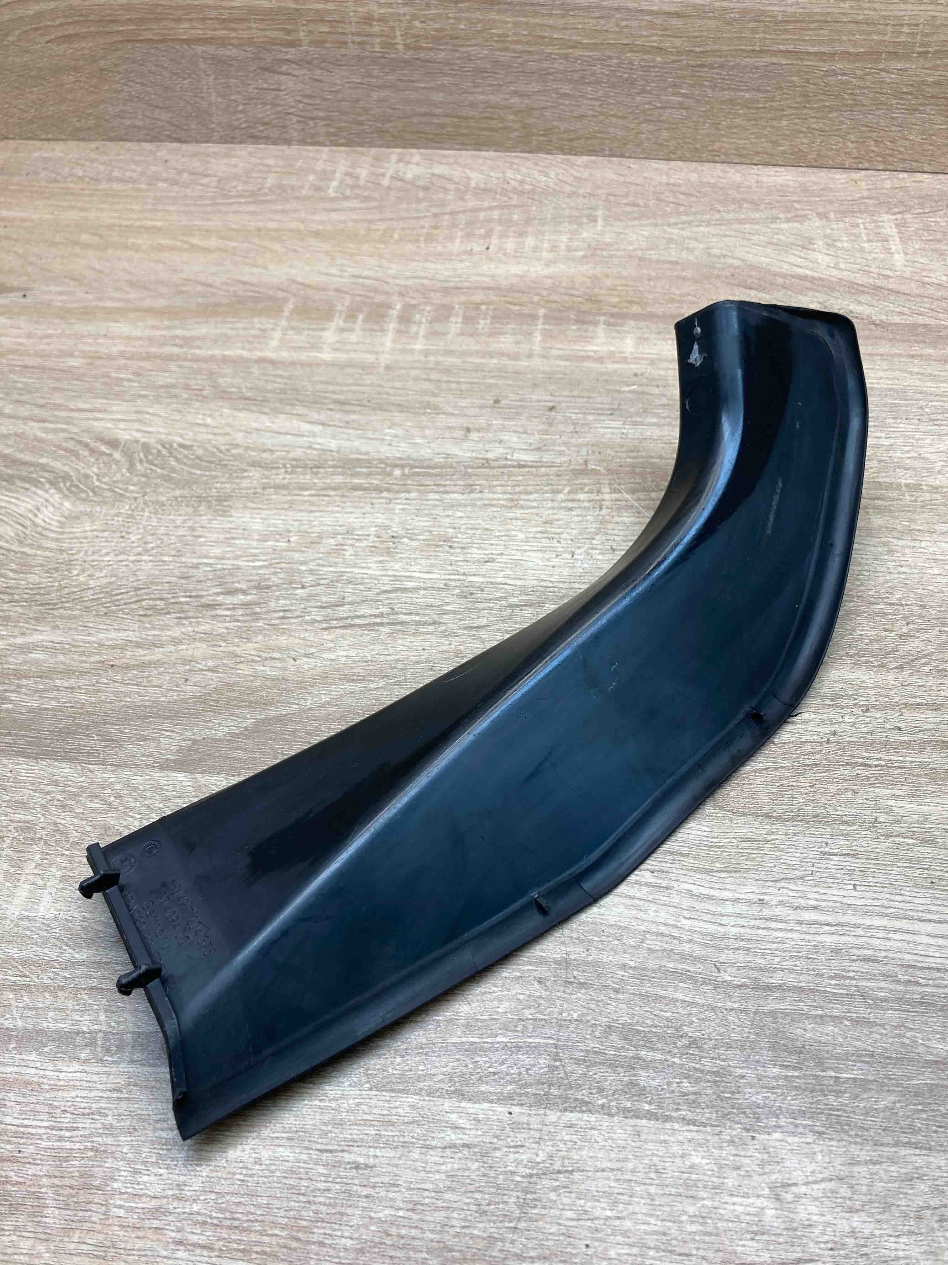 7204375 20409410 BMW 5 Series F10 F11 Plastic Trim Cover Bracket 