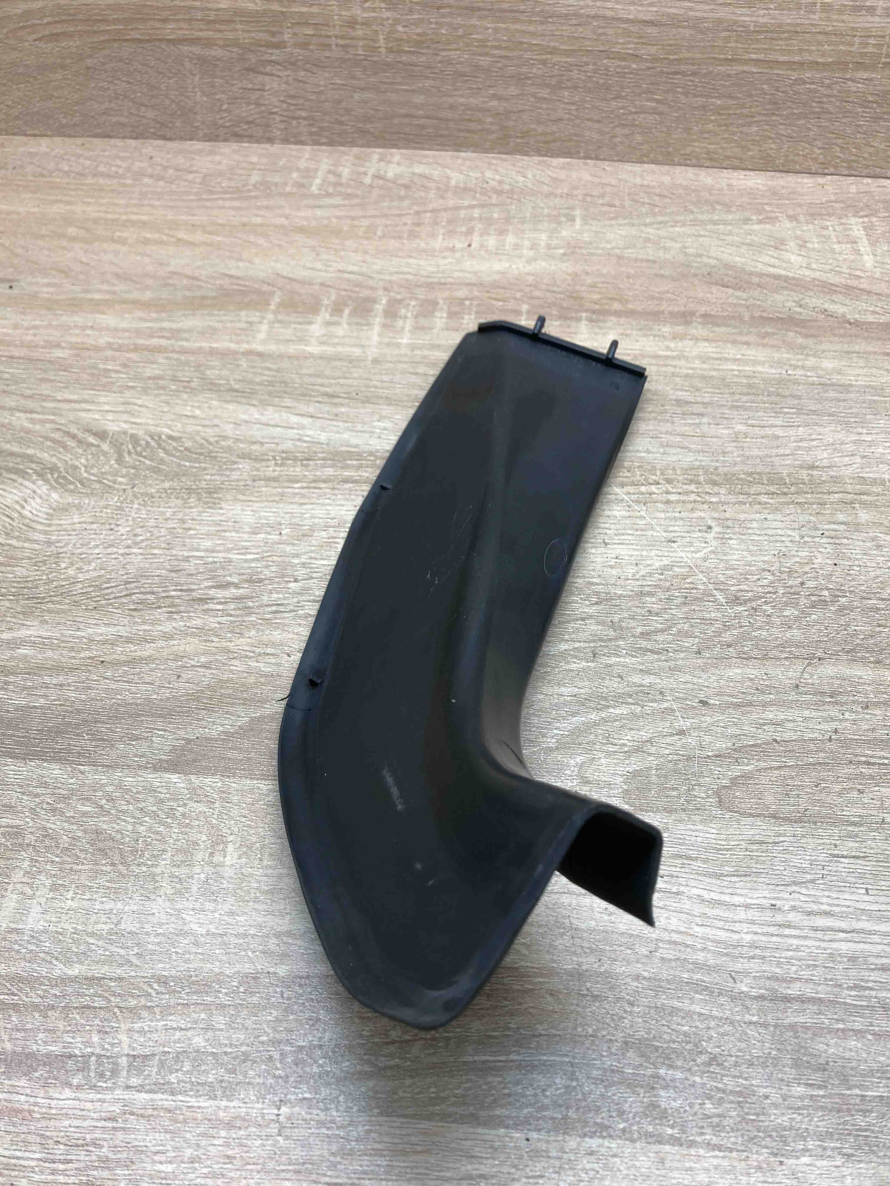 7204375 20409410 BMW 5 Series F10 F11 Plastic Trim Cover Bracket 