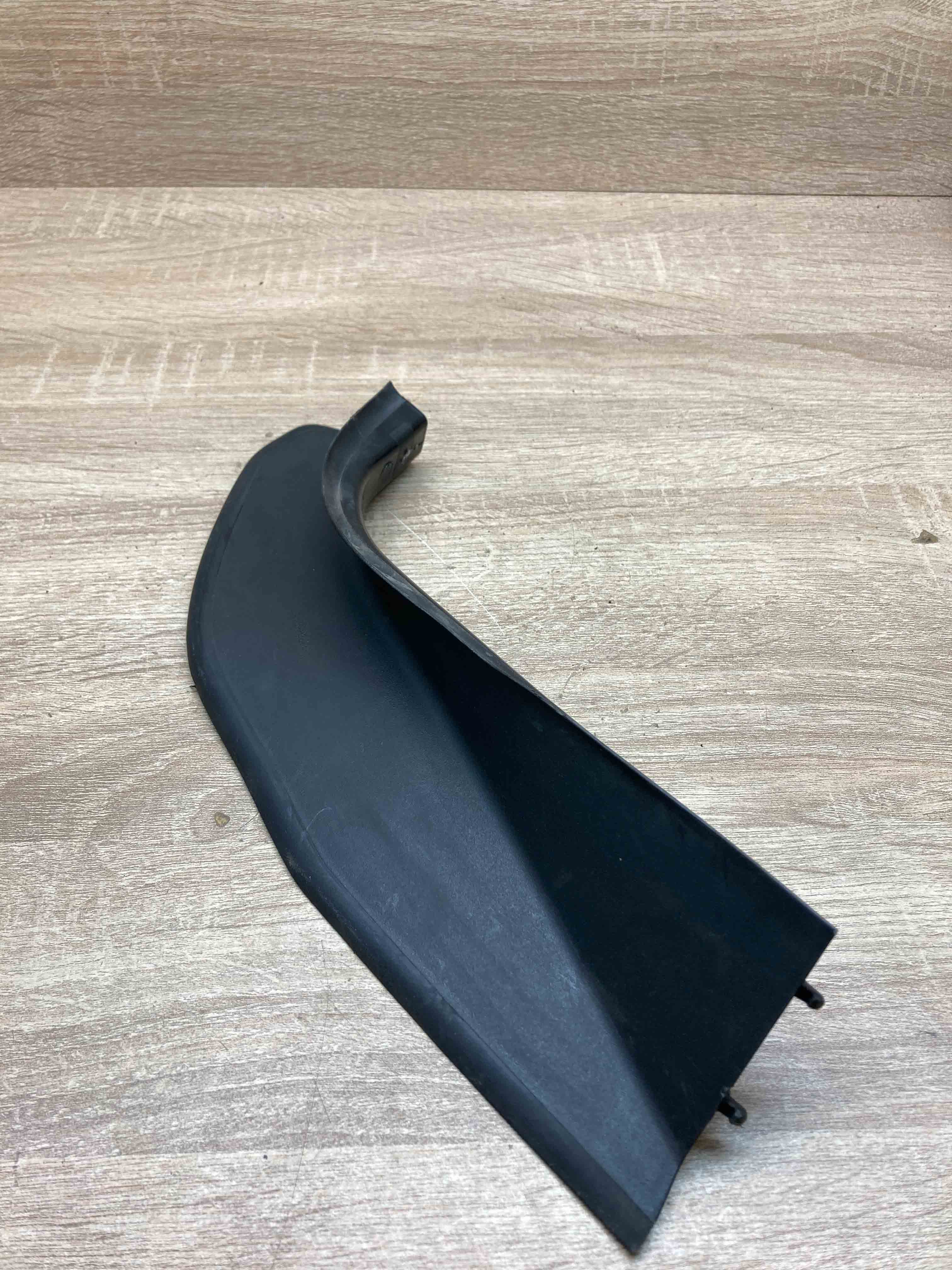 7204375 20409410 BMW 5 Series F10 F11 Plastic Trim Cover Bracket 